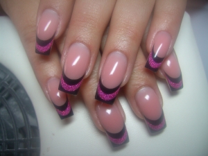 nails-1434526-m